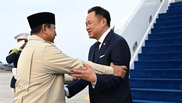 Presiden Prabowo Antar Keberangkatan PM Anutin